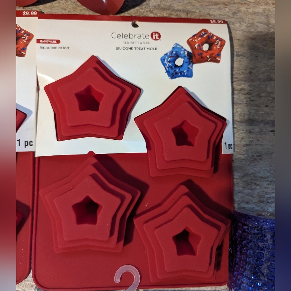 American 4th of July memorial Day Decor Supplies NWT Sign, Garland, Cupcake Mold - Picture 3 of 12